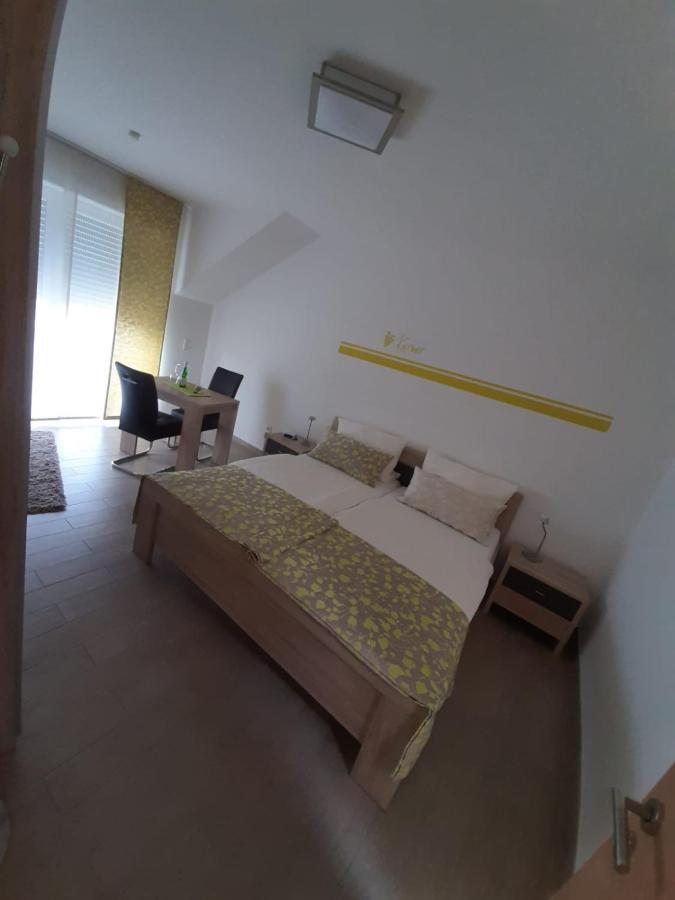 Casa La Vino Apartment Leiwen Ngoại thất bức ảnh